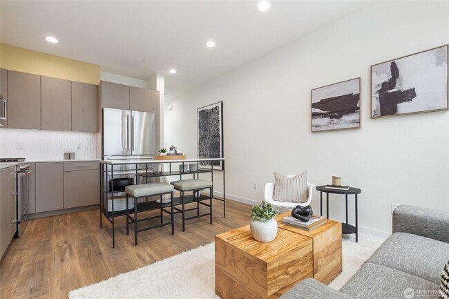 Building Photo - 2Bd/2Ba Seattle Townhouse