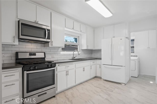 Building Photo - 2201 Manzanita Ln