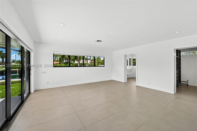 Building Photo - 536 Hibiscus Dr