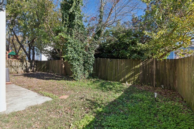 Building Photo - Chic's Beach Updated Rental!