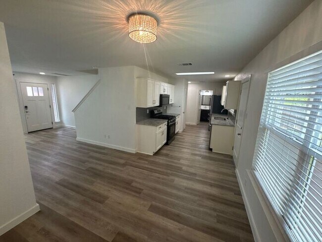 Building Photo - Beautiful Two-Story Leander Home with Dual...