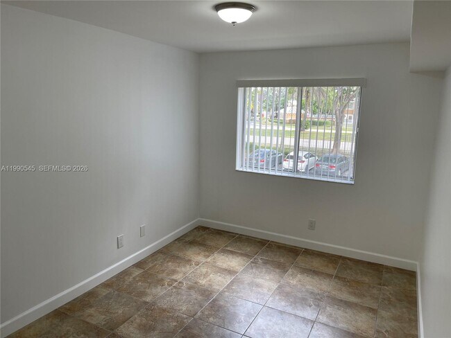 Building Photo - 10630 SW 157th Ct