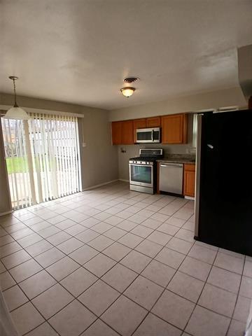 Building Photo - 706 Goldwood Dr