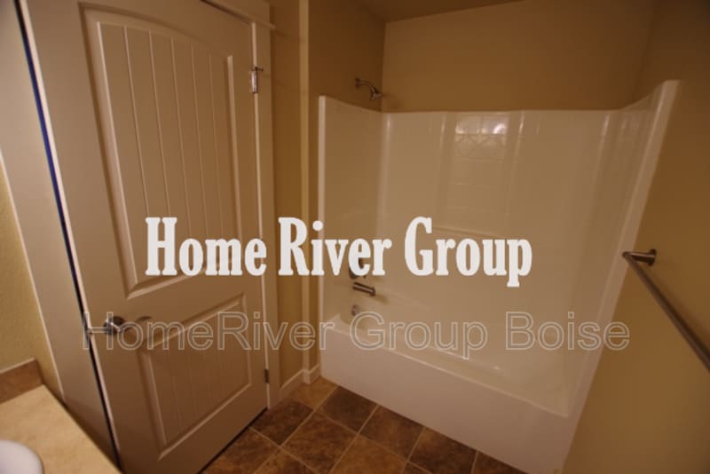 Building Photo - 9129 W Brogan Dr