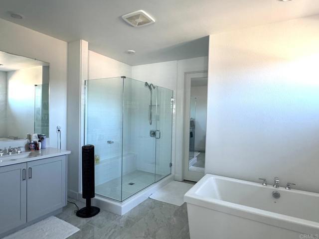 Building Photo - 911 Lindbergh Dr