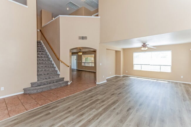 Building Photo - 9060 Malarga St