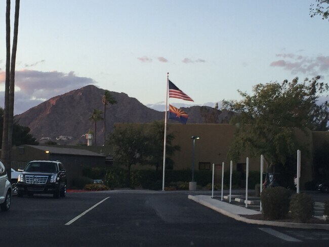 views of camelback - 2938 N 61st Pl