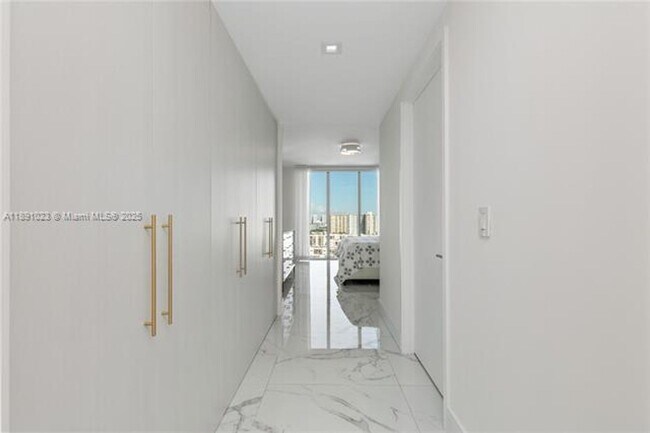 Building Photo - 300 Sunny Isles Blvd