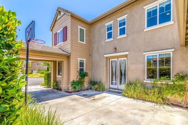 Building Photo - 40281 Salem Way