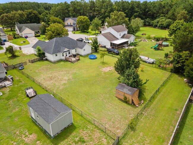 Building Photo - 202 Weeping Hollow Ct