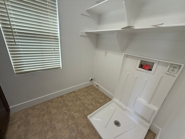 Building Photo - Fair Oaks Ranch 5 Bedroom Home in Canyon C...