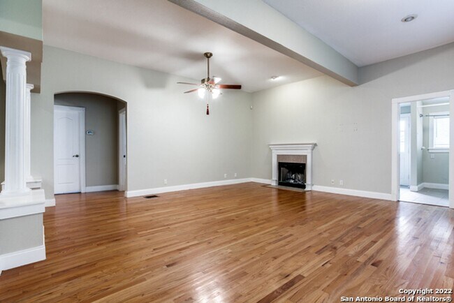 Building Photo - 4-BEDROOM IN ALAMO HEIGHTS