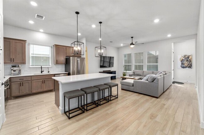 Building Photo - 4513 Sea Salt Dr