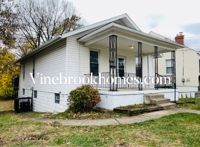 Primary Photo - 4875 N Overlook Ave