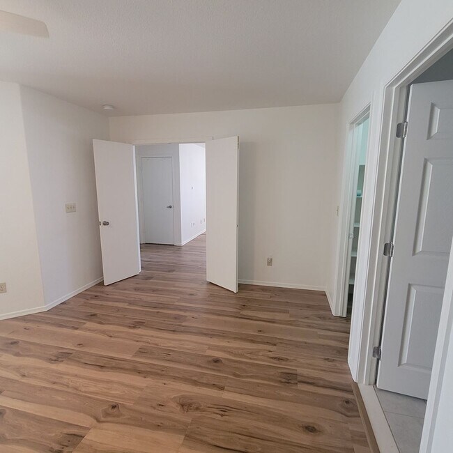 Building Photo - Great Location!  2 bed, 2 bath End Unit Condo ~ North Prescott