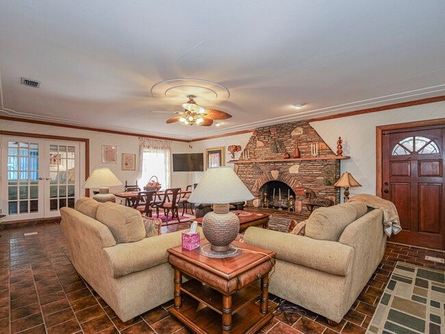 Building Photo - 174 Joy Haven Dr