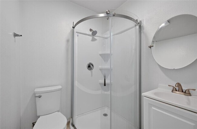 Building Photo - 7634 Leonardo Dr