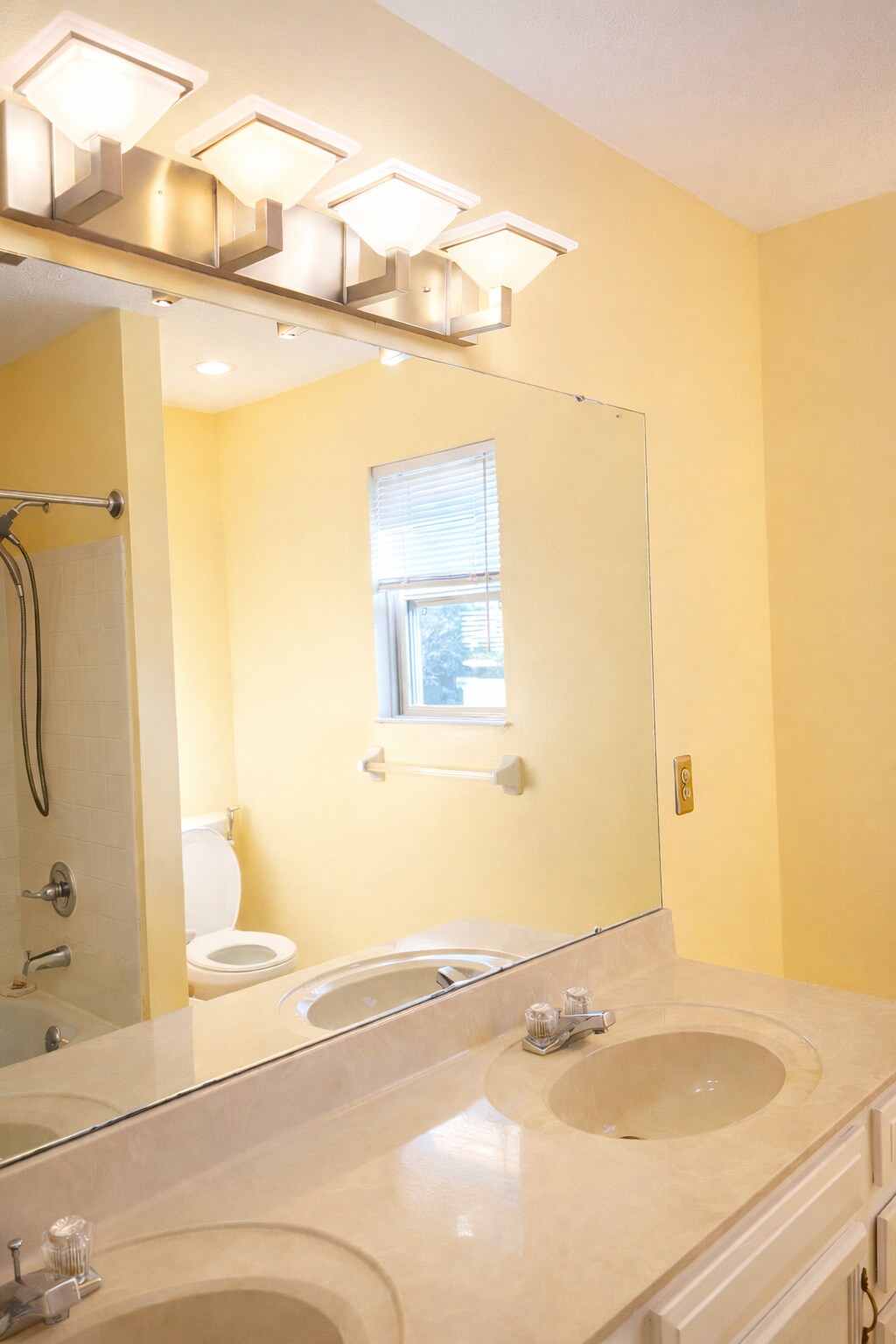 Bathroom - 4739 Margaret Ct