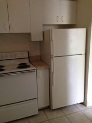 Kitchen - Sunny Isle Apartments