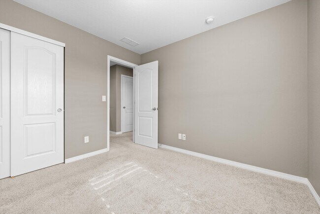 Building Photo - 8344 Coopers Hawk Way