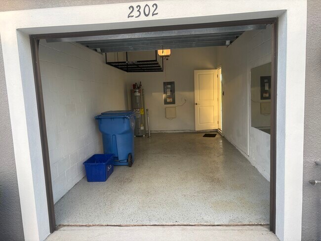 Building Photo - 2302 Alee Ln