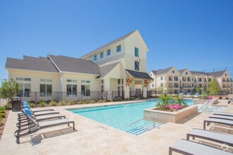 Building Photo - 35 West at Champions Circle Apartments