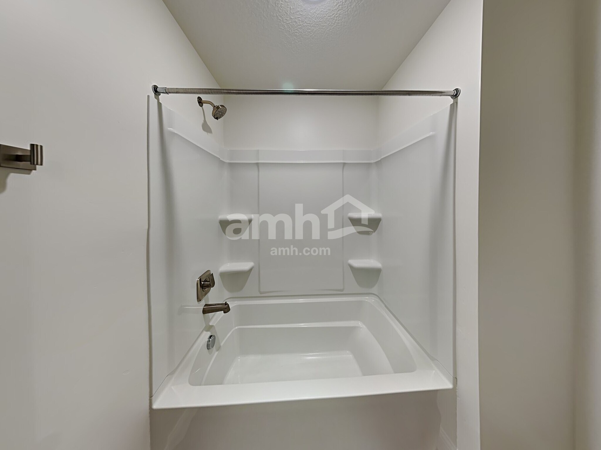 Building Photo - 322 N Gibbons Ln