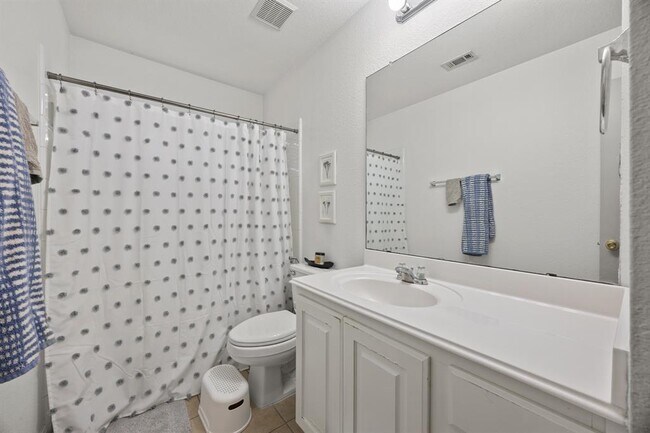 Building Photo - 15609 Royal Dublin Dr