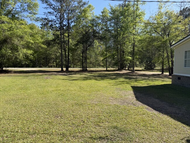 Building Photo - 1460 Patterson Dr