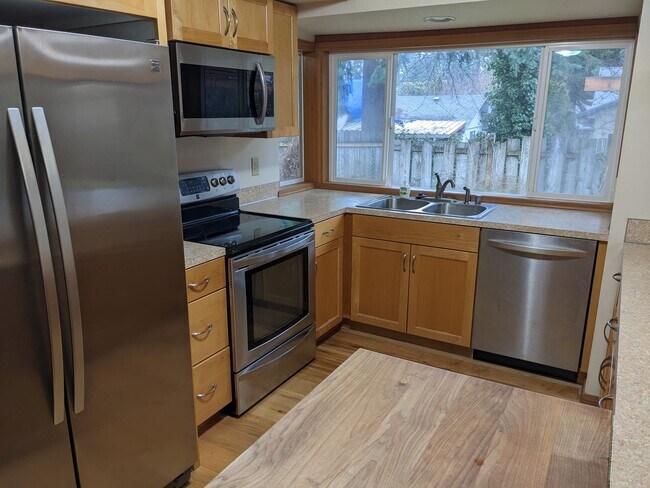 Building Photo - 2108 SE 135th Ave