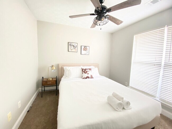 Building Photo - 4348 Todd Rd