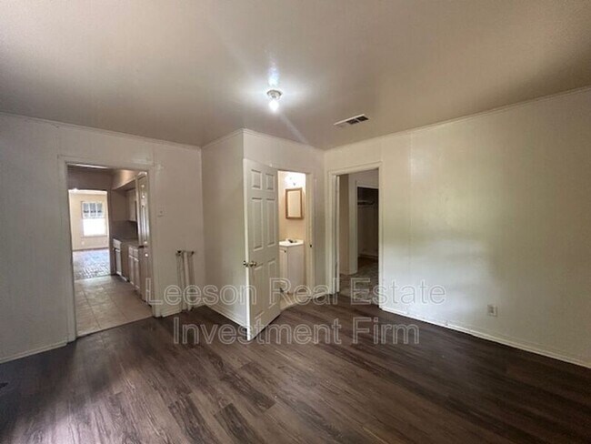 Building Photo - 2551 Claiborne Ave