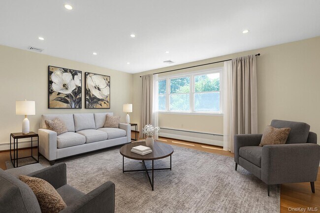 Building Photo - 95 Holland St