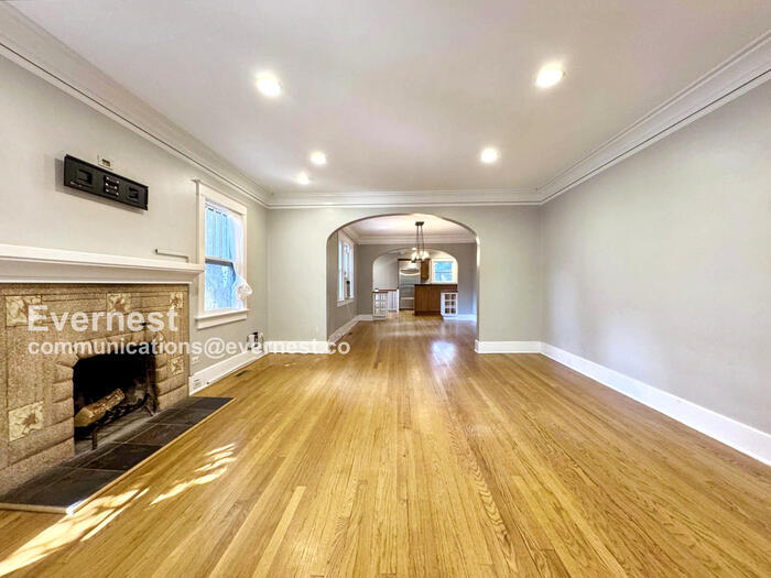 Building Photo - 983 S Gilpin St
