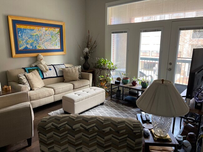 Living Area - 300 St Joseph Pky