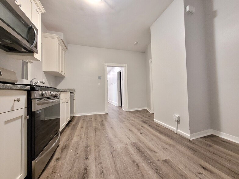 Building Photo - 72 Myrtle St