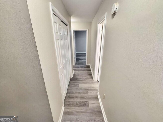 Building Photo - 4051 Coyte Dr