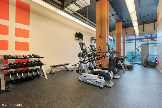 fitness room - 225 S Sangamon St