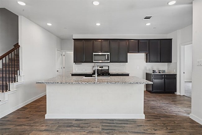 Building Photo - 2500 Forest Creek Dr