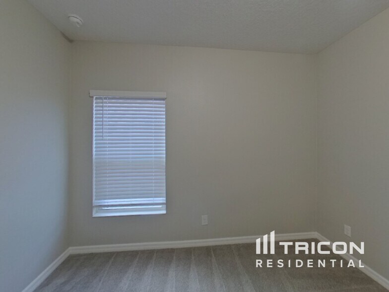 Building Photo - 203 Hydra Wy