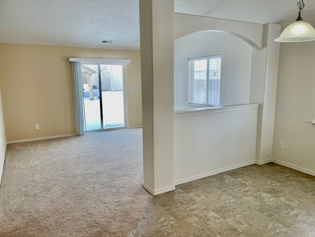 Building Photo - New on the Market!