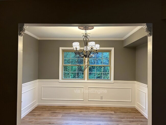 Building Photo - 100 Kendallwood Dr