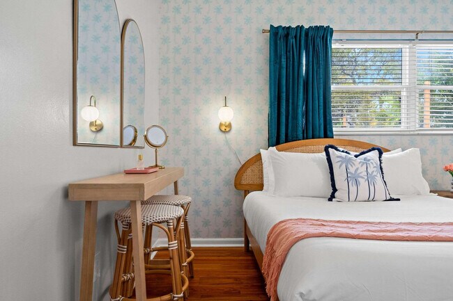 Building Photo - 1121 19th St SW