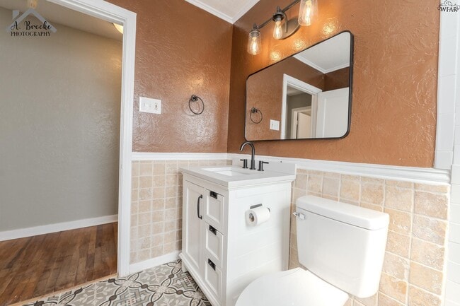 Building Photo - 3121 Sherwood Ln