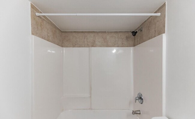 Building Photo - 3014 Clifton Park Terrace