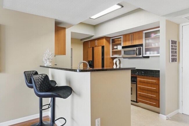 Building Photo - 1551 N Flagler Dr