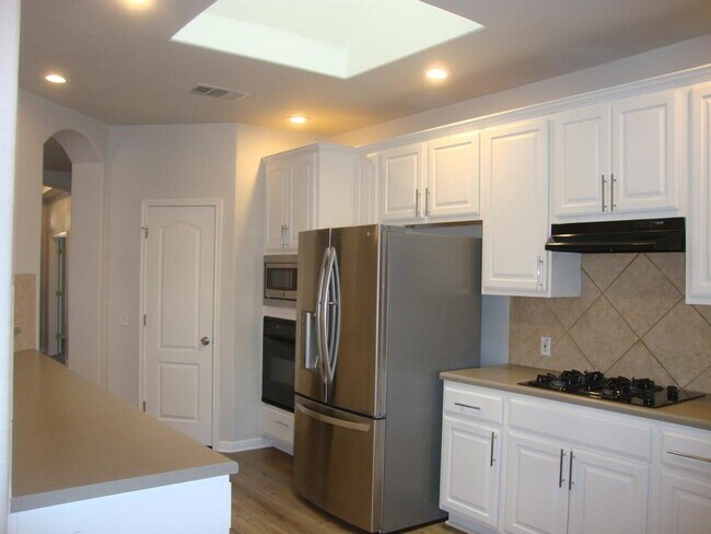 Building Photo - 503 Ambrose Dr