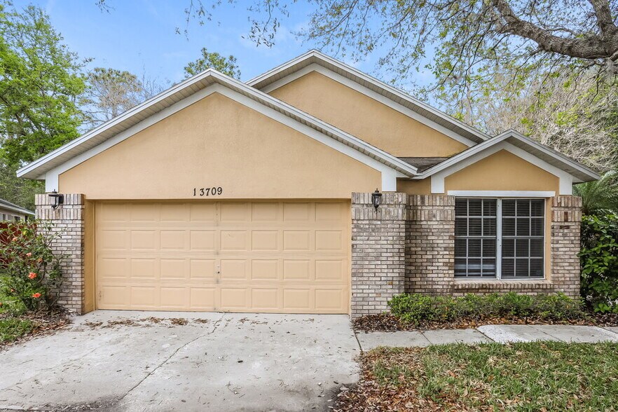 Primary Photo - 13709 Valleybrooke Ln