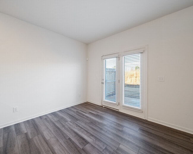 Building Photo - 113 Swindon Dr