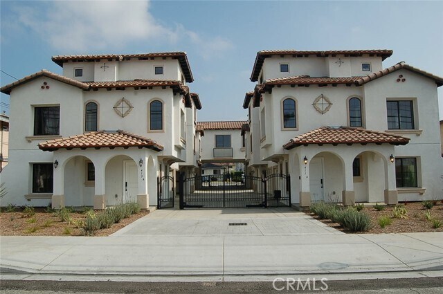 Building Photo - 425 W Duarte Rd